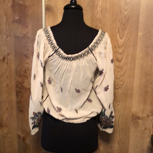 Beautiful FREE PEOPLE Women’s Blouse with Tassels & Sequins - Picture 3 of 17